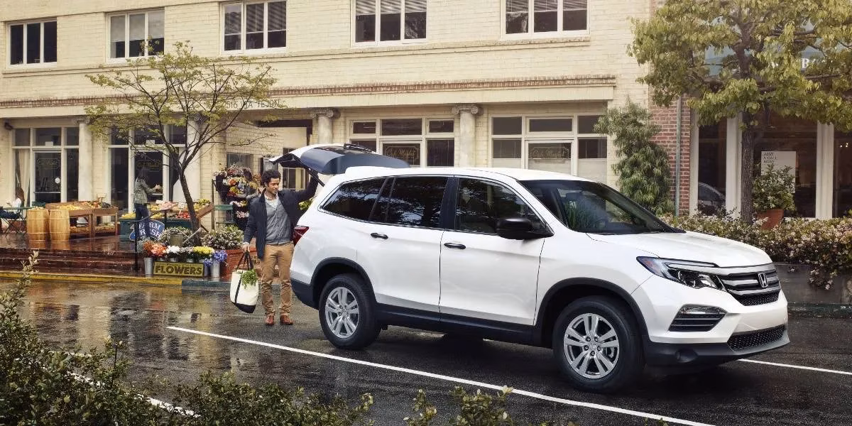 used-luxury-suv-bargains-2018-models-that-still-crush-value-in-2026-image-0