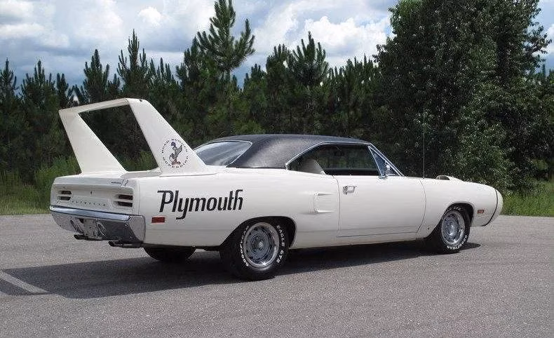 the-legendary-1970-plymouth-superbird-a-winged-warrior-s-enduring-legacy-image-1